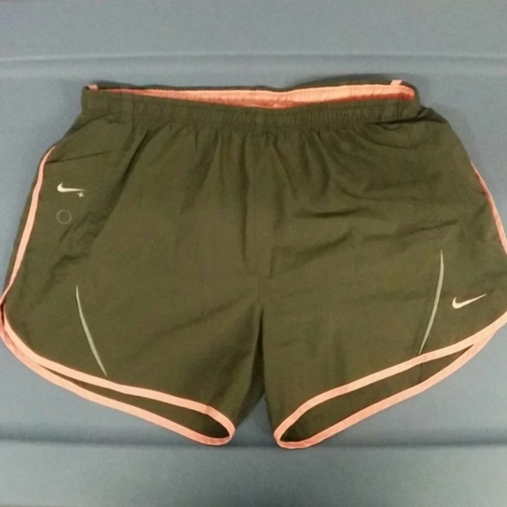 grey fitDry shorts XS